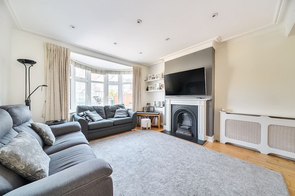 Property photo 2 of 25 1340127-10-6899ce...