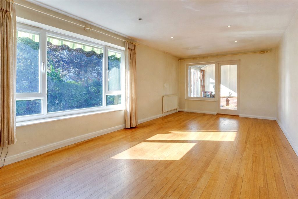 Property photo 2 of 15 Picture No. 20