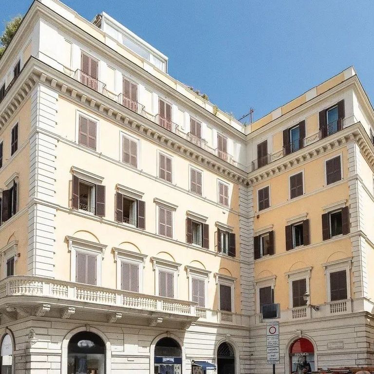 Property photo 1 of 10 Charming Apartment In Rome, Lazio