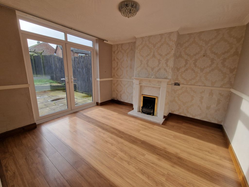 Property photo 3 of 16 Dining Room