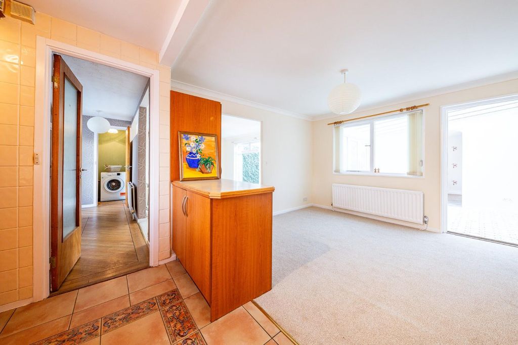 Property photo 2 of 16 Dining Area