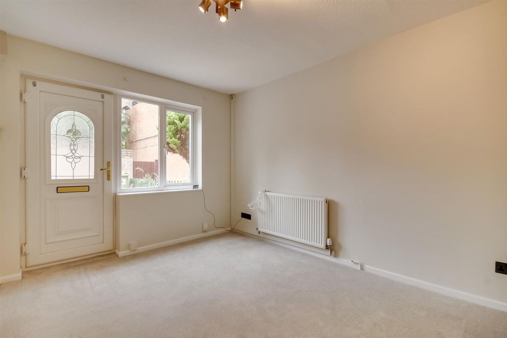 Property photo 3 of 8