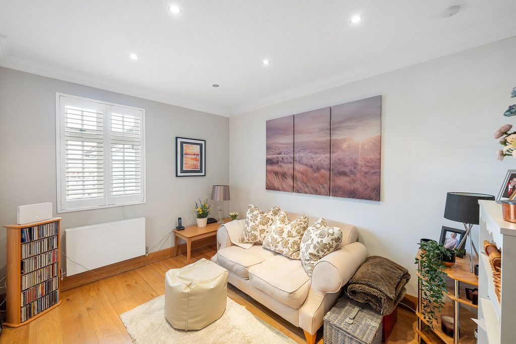 Property photo 2 of 36