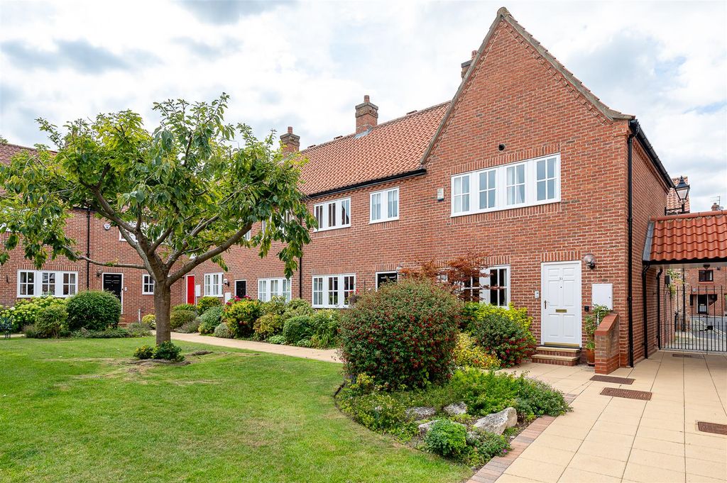 Property photo 1 of 19 External