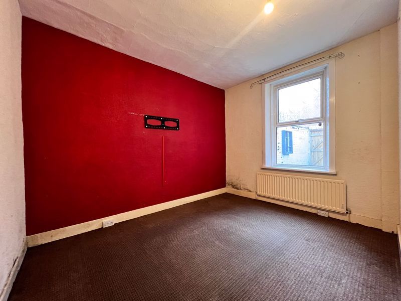 Property photo 3 of 12 Photo 8