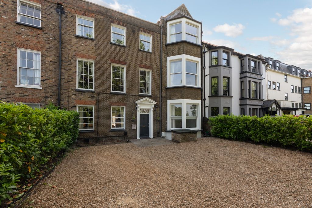 Property photo 1 of 50 5209850