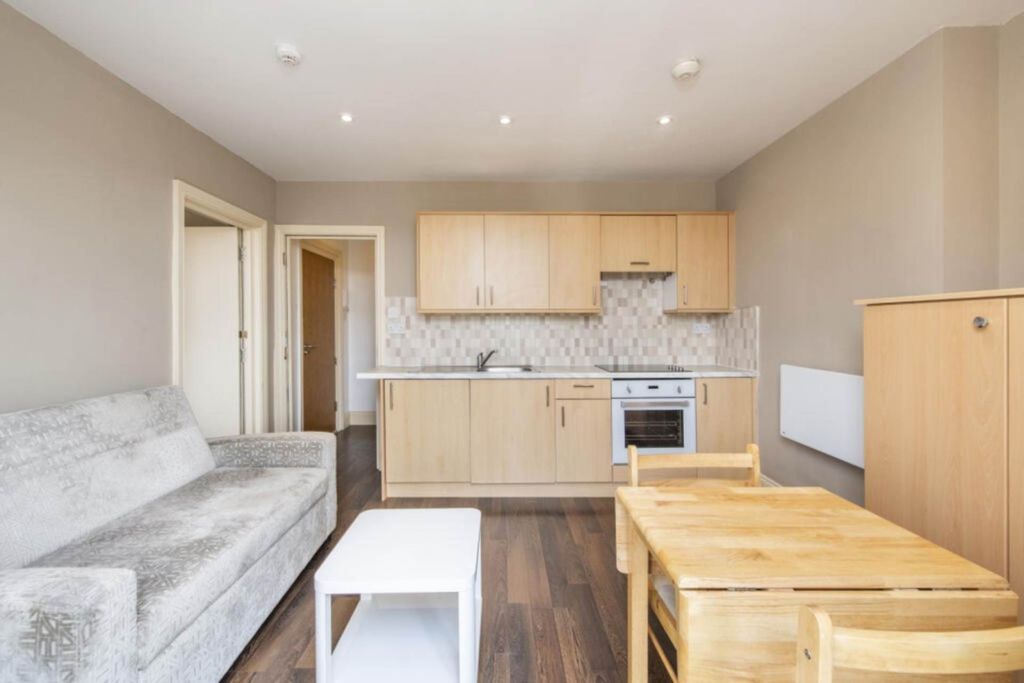 Property photo 1 of 5