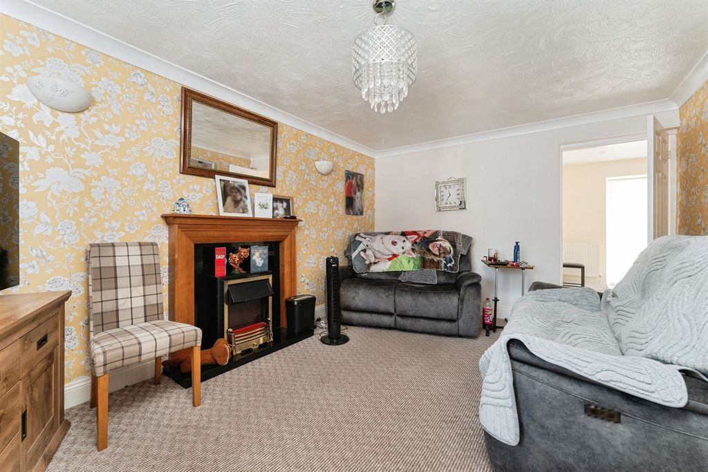 Property photo 3 of 19