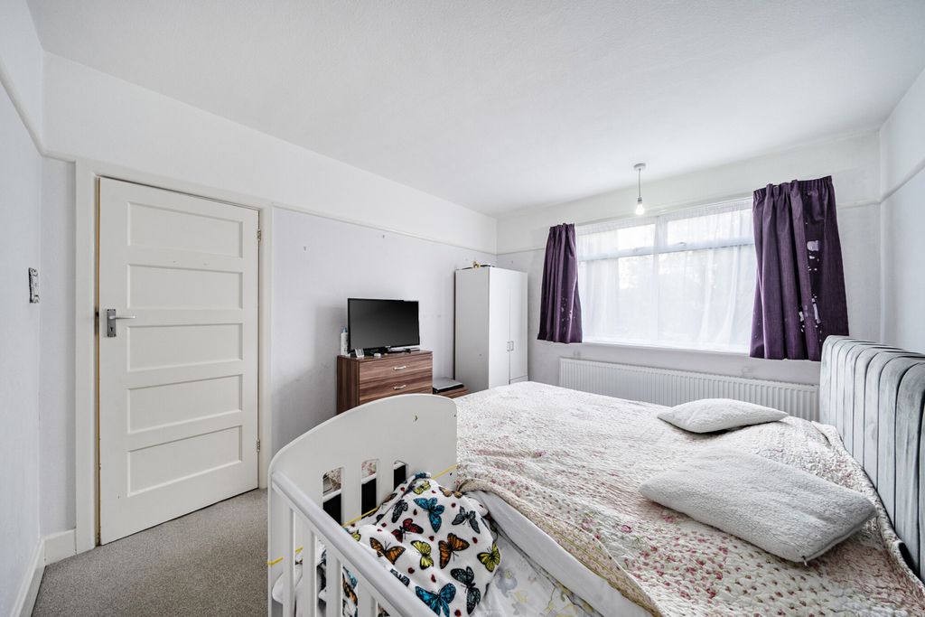 Property photo 3 of 17 1435658-15-69c3Af...