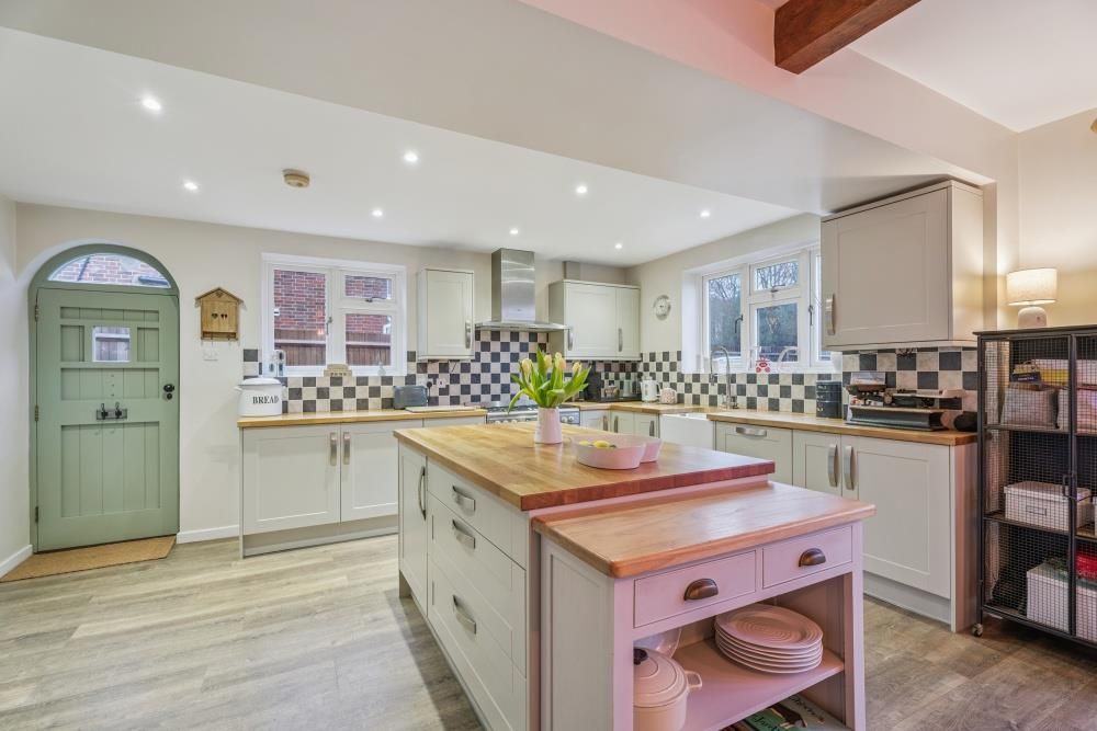 Property photo 3 of 23 Image