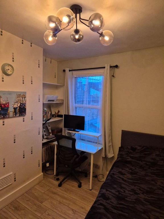 Property photo 2 of 6