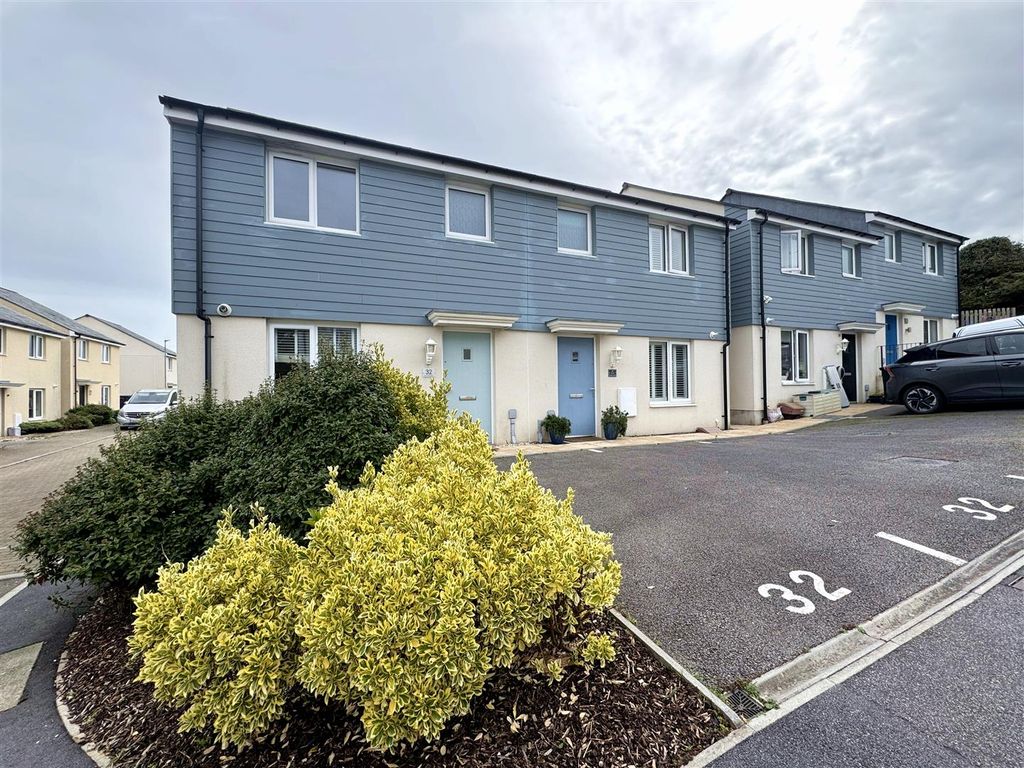 Property photo 1 of 12 Front