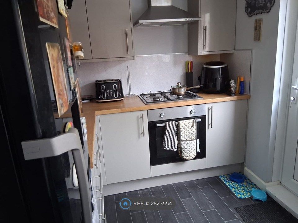 Property photo 3 of 9 Kitchen
