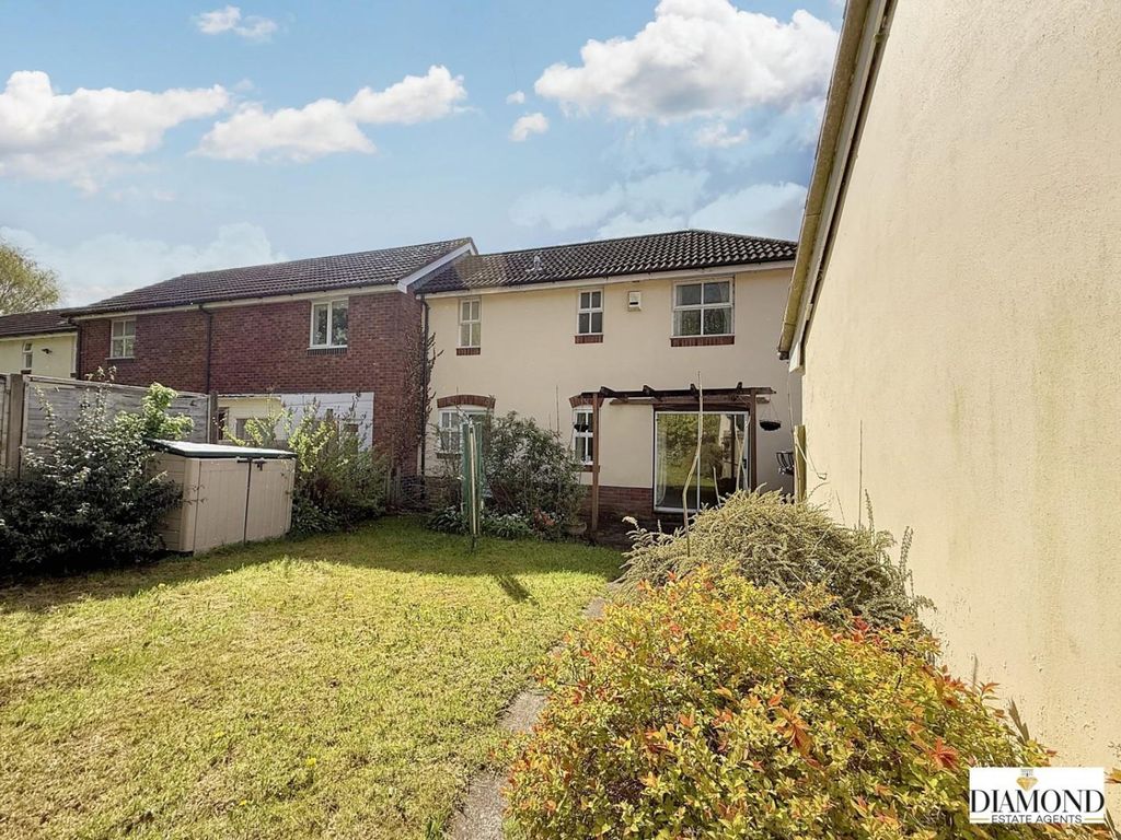 Property photo 1 of 11 Outside