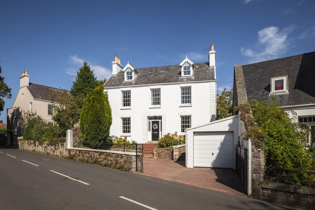 Property photo 1 of 20