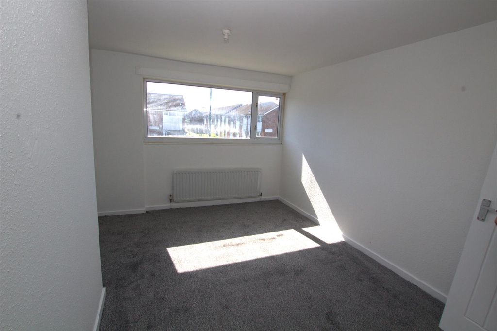 Property photo 1 of 6 9 Harlech Bedroom 2 .Jpg