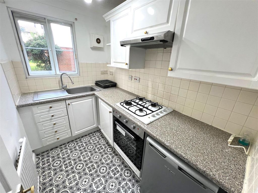 Property photo 3 of 6 Bc16567E-06ee-4324-8F5A-3d6A7706A249.Jpg