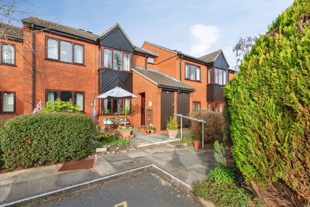 Property photo 1 of 17