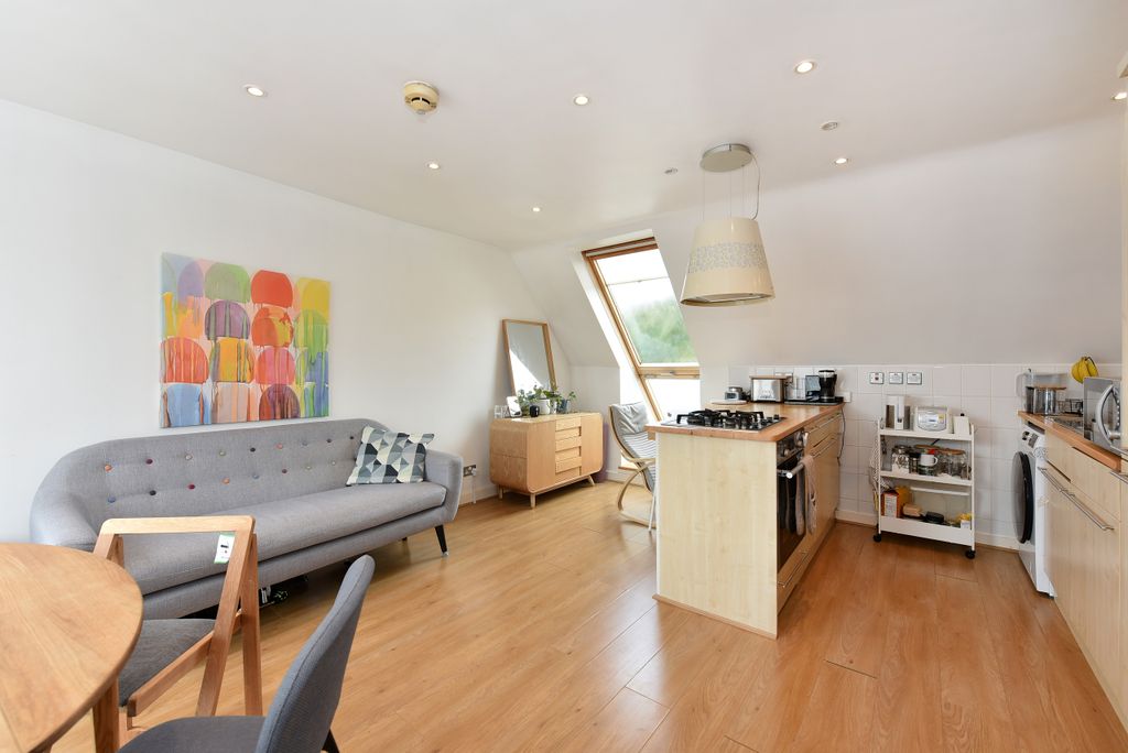 Property photo 2 of 18 Flat 6, Devonshire House (6).Jpg