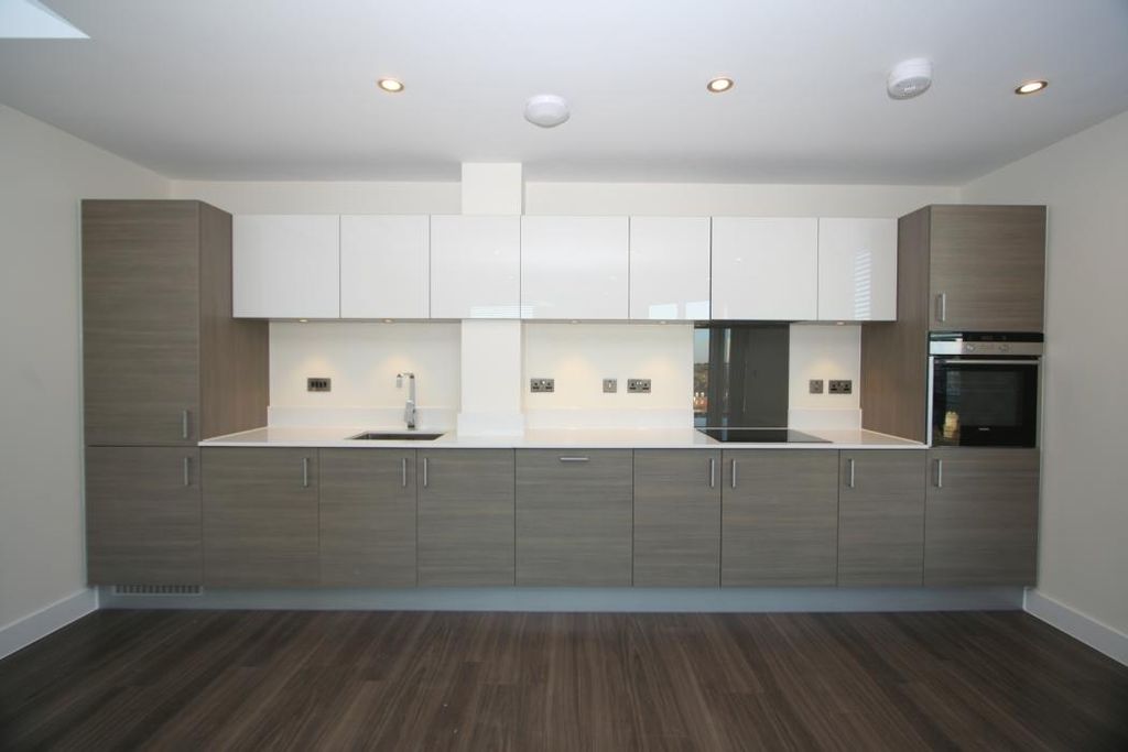 Property photo 2 of 7 Kitchen
