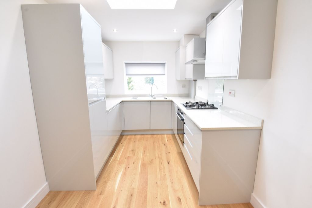 Property photo 2 of 11 2439382