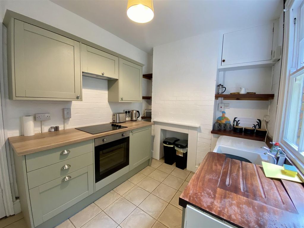 Property photo 3 of 14 Kitchen.Jpeg