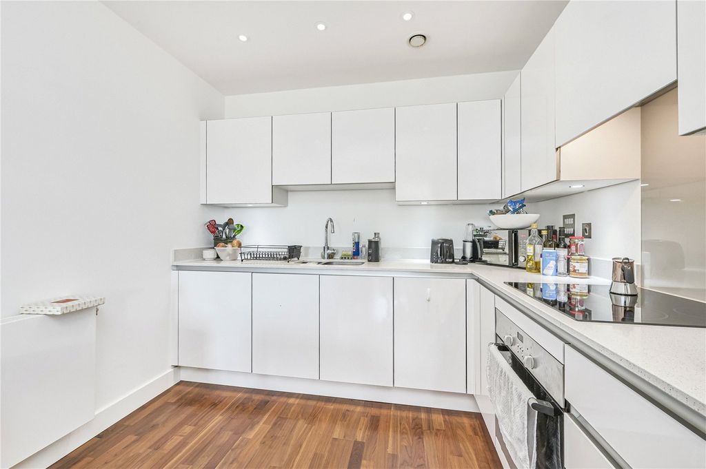 Property photo 3 of 7 Picture No. 10