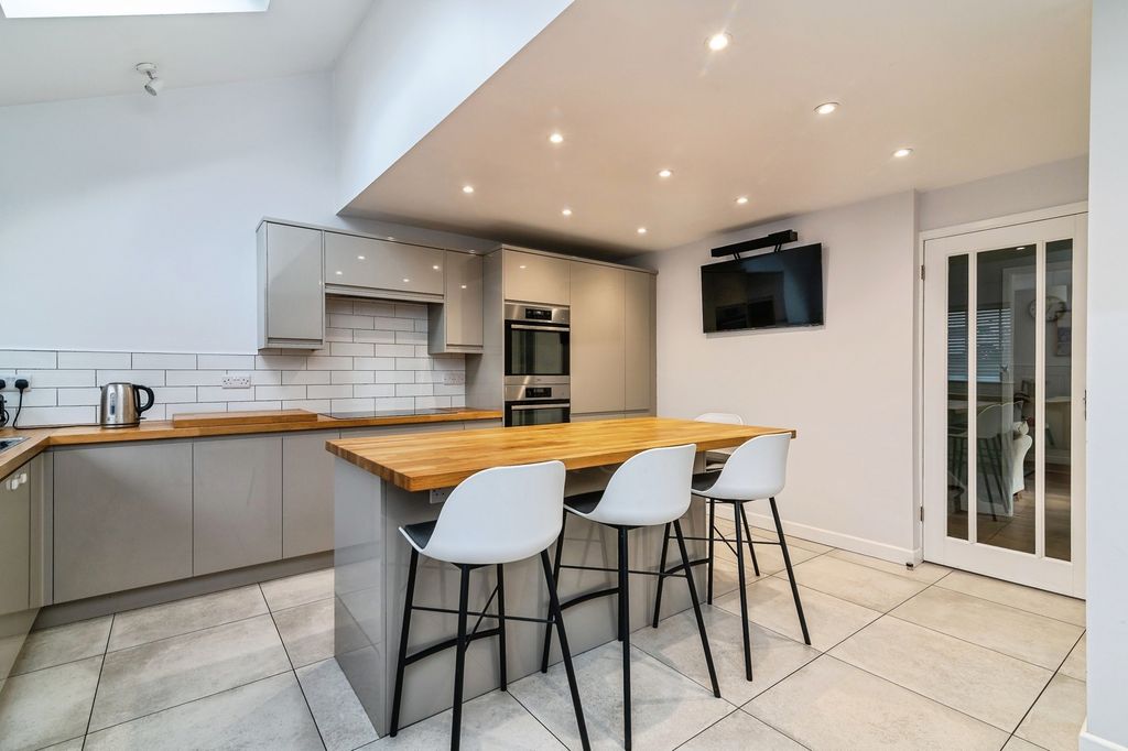 Property photo 3 of 20 Pbox-Img.Jpg