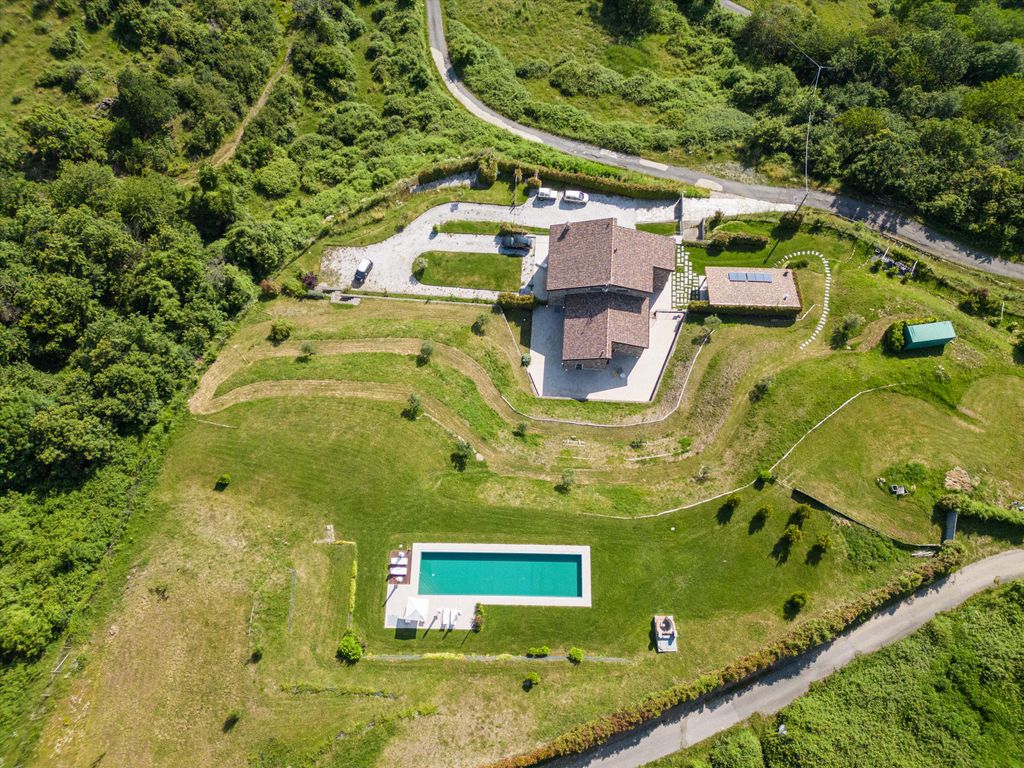 Property photo 1 of 6 Image