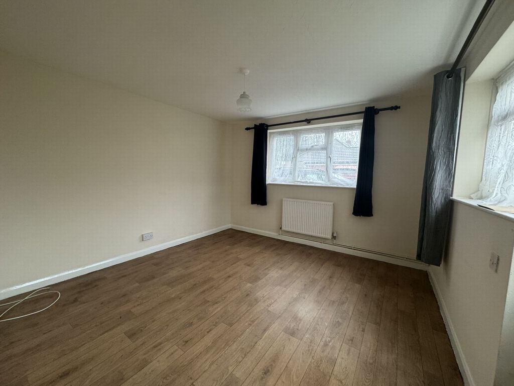 Property photo 2 of 8 Photo 2