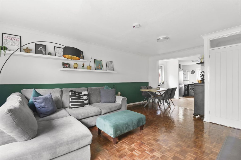 Property photo 2 of 18 Hungerdown E4