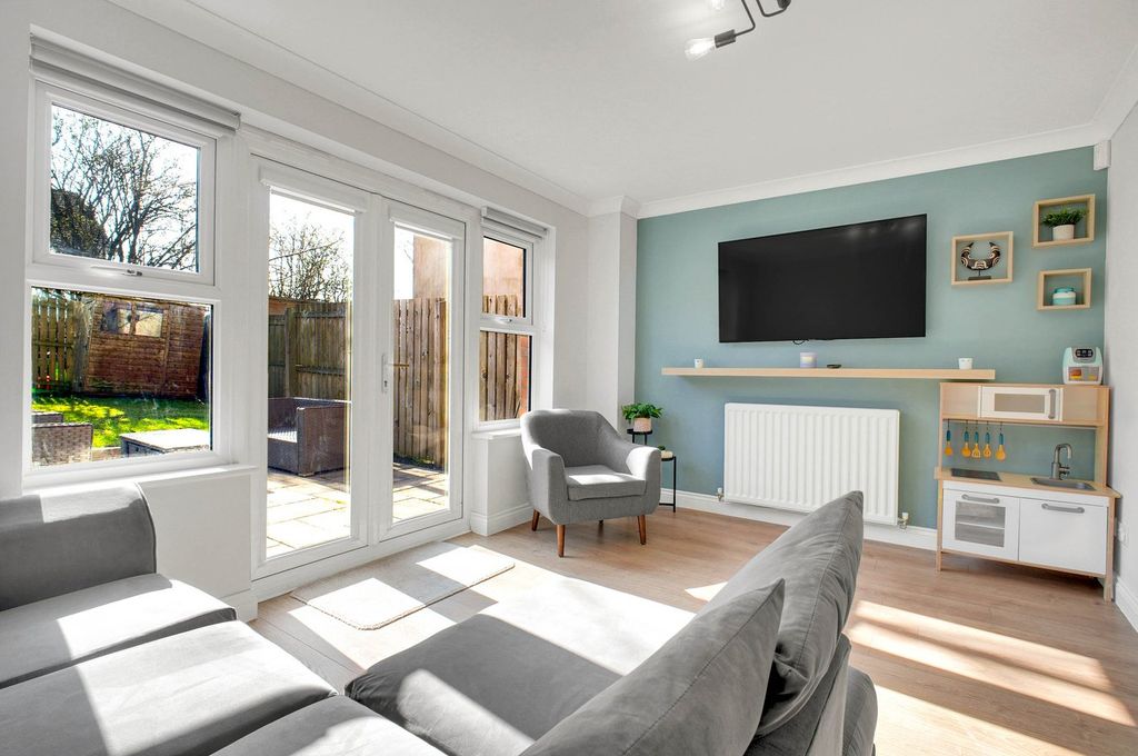 Property photo 3 of 20