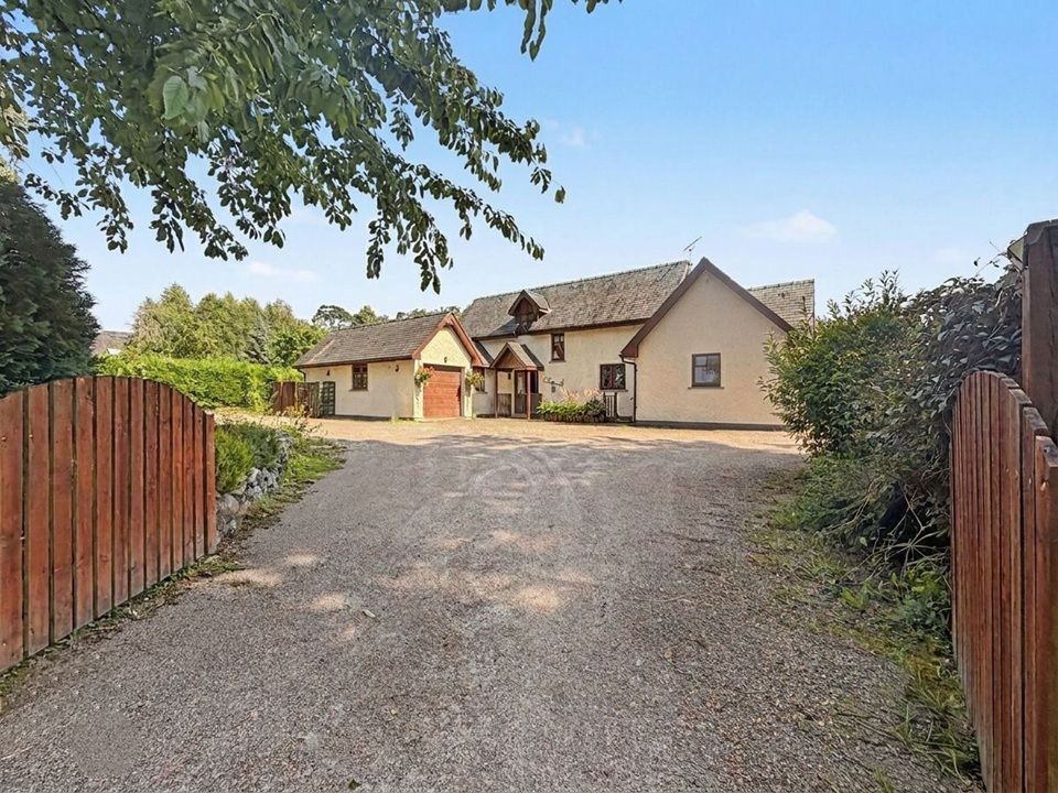 Property photo 2 of 75