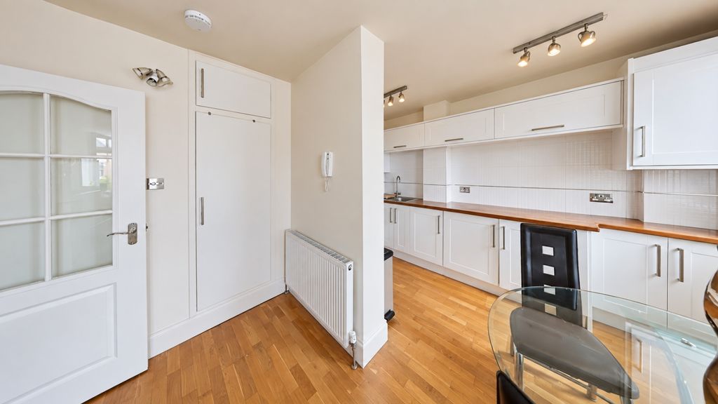 Property photo 2 of 9 Open Plan Lounge