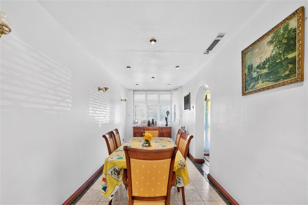 Property photo 2 of 14 Dining Room