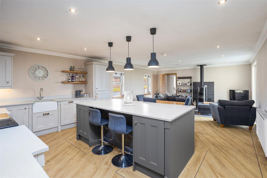 Property photo 3 of 48 10.Jpg