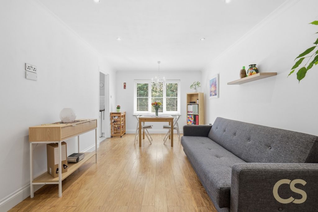 Property photo 2 of 12 5202265