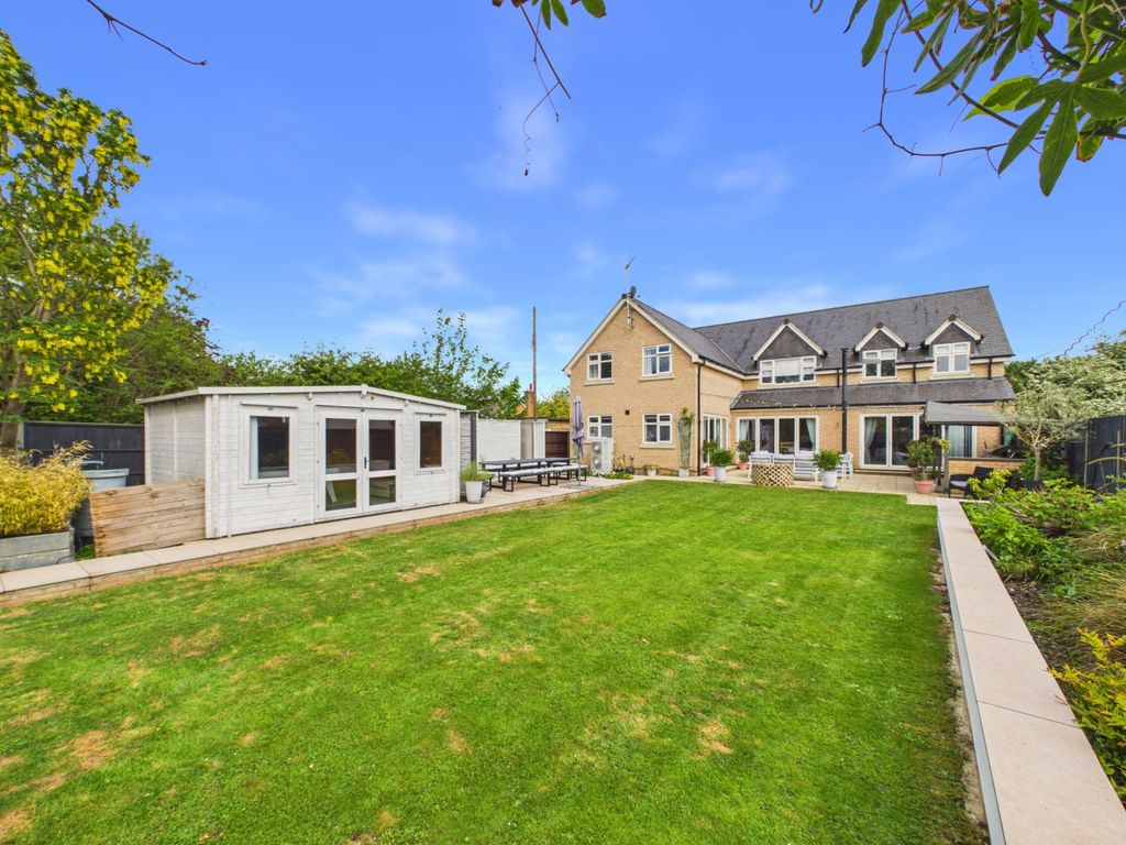 Property photo 3 of 48 Rear Garden