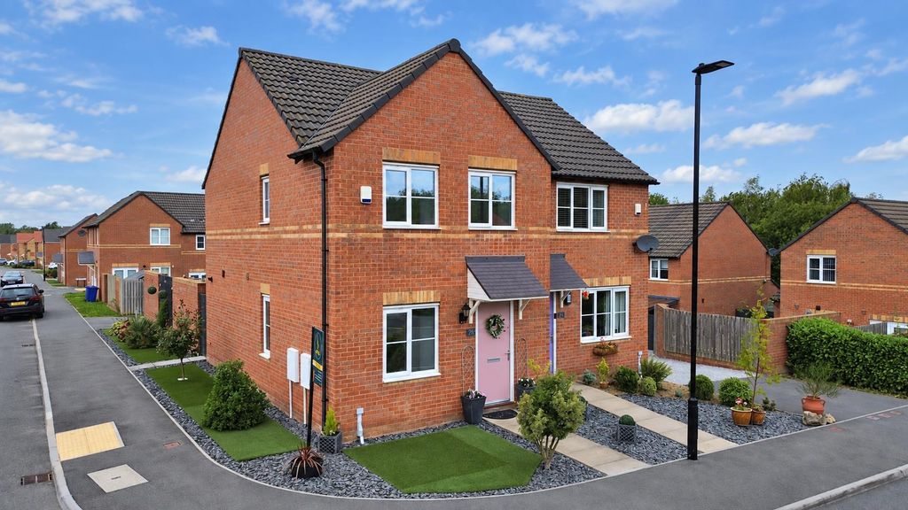 Property photo 1 of 28 E69B907d-A00B-4B15-B0B6-Bfa636cd93cc.Png