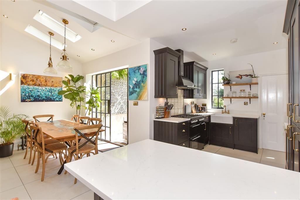 Property photo 2 of 17 Kitchen
