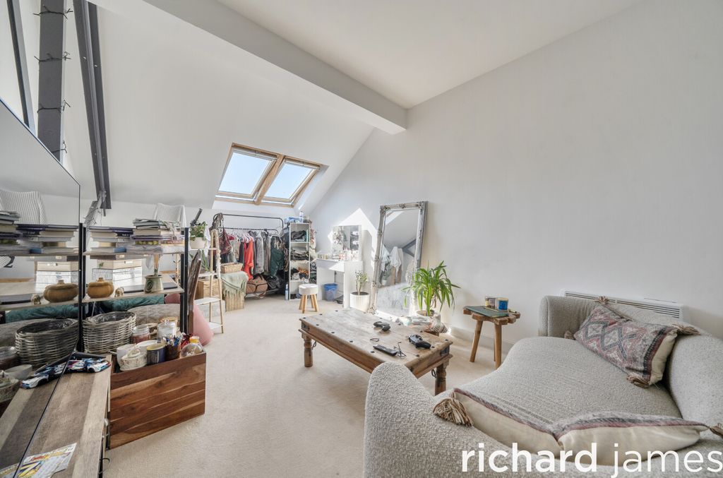 Property photo 3 of 12 d02Fdd50427045499423A0F1Af5839c2