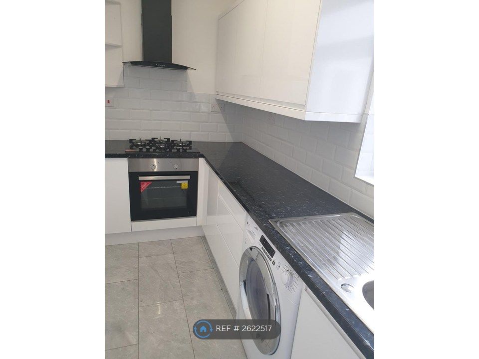 Property photo 1 of 12 Kitchen