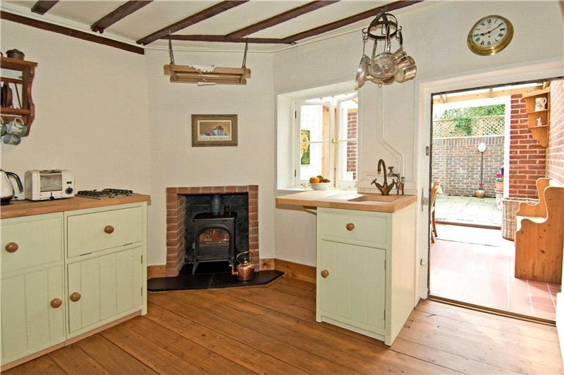 Property photo 3 of 9 Kitchen