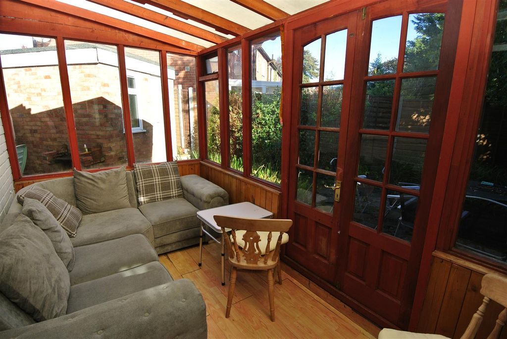 Property photo 3 of 23 Conservatory 2 - Copy.Jpg