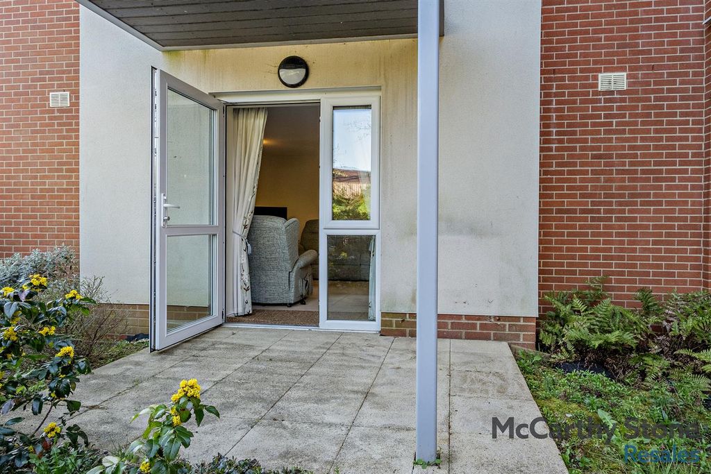 Property photo 1 of 35 8642048-Exterior02-800.Jpg