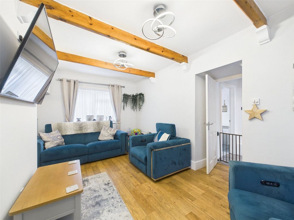 Property photo 3 of 17 Picture No. 04