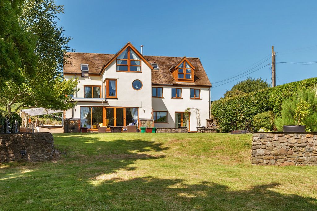 Property photo 1 of 32