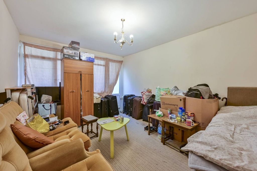 Property photo 3 of 4