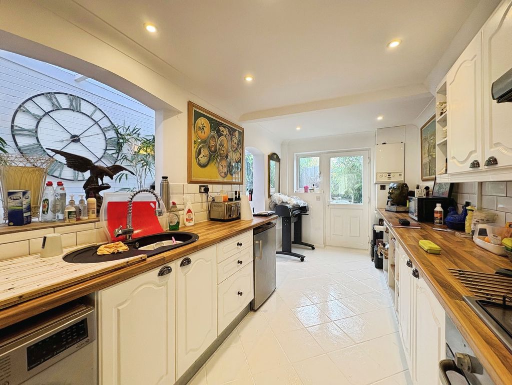 Property photo 3 of 28 165168B9-17