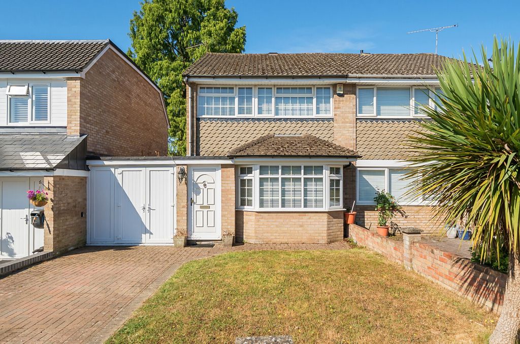 Property photo 1 of 11 1321493-1-686E2c0...